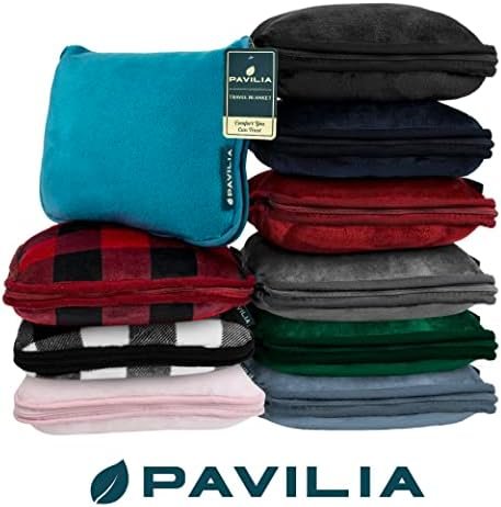 PAVILIA Reisdeken en kussen, warme zachte fleece 2-in-1 combo-deken voor vliegtuig, camping, autoritten | grote compacte dekenset met bagageriem en rugzakclip, 60 x 43 cm (geruit rood) - Image 7